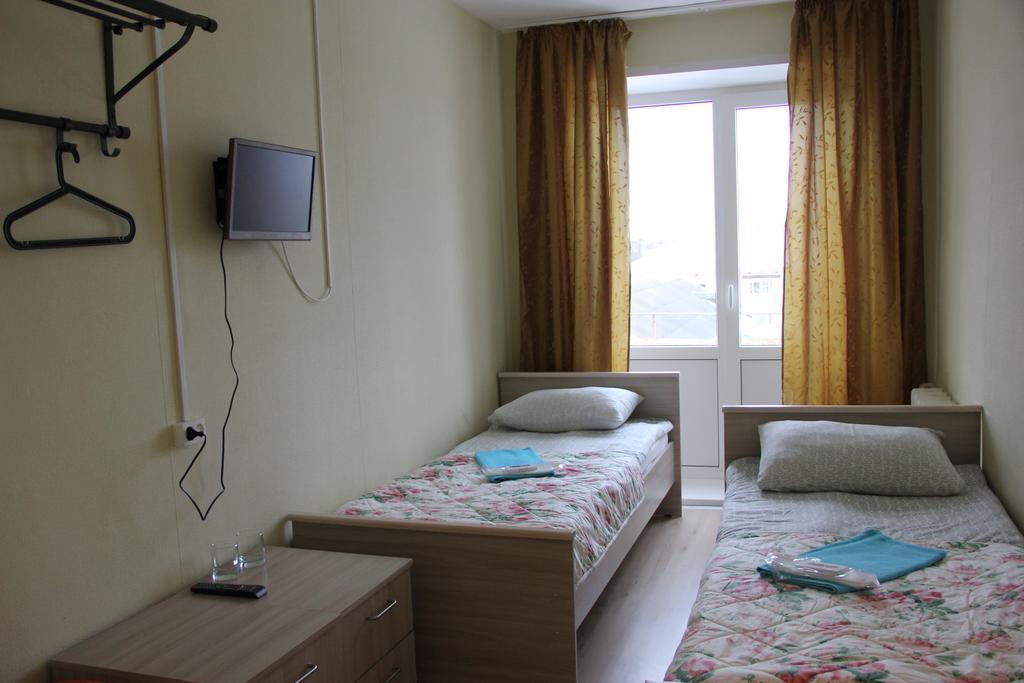 Hotel & Hostel Kruiz Nowogród Wielki Zewnętrze zdjęcie